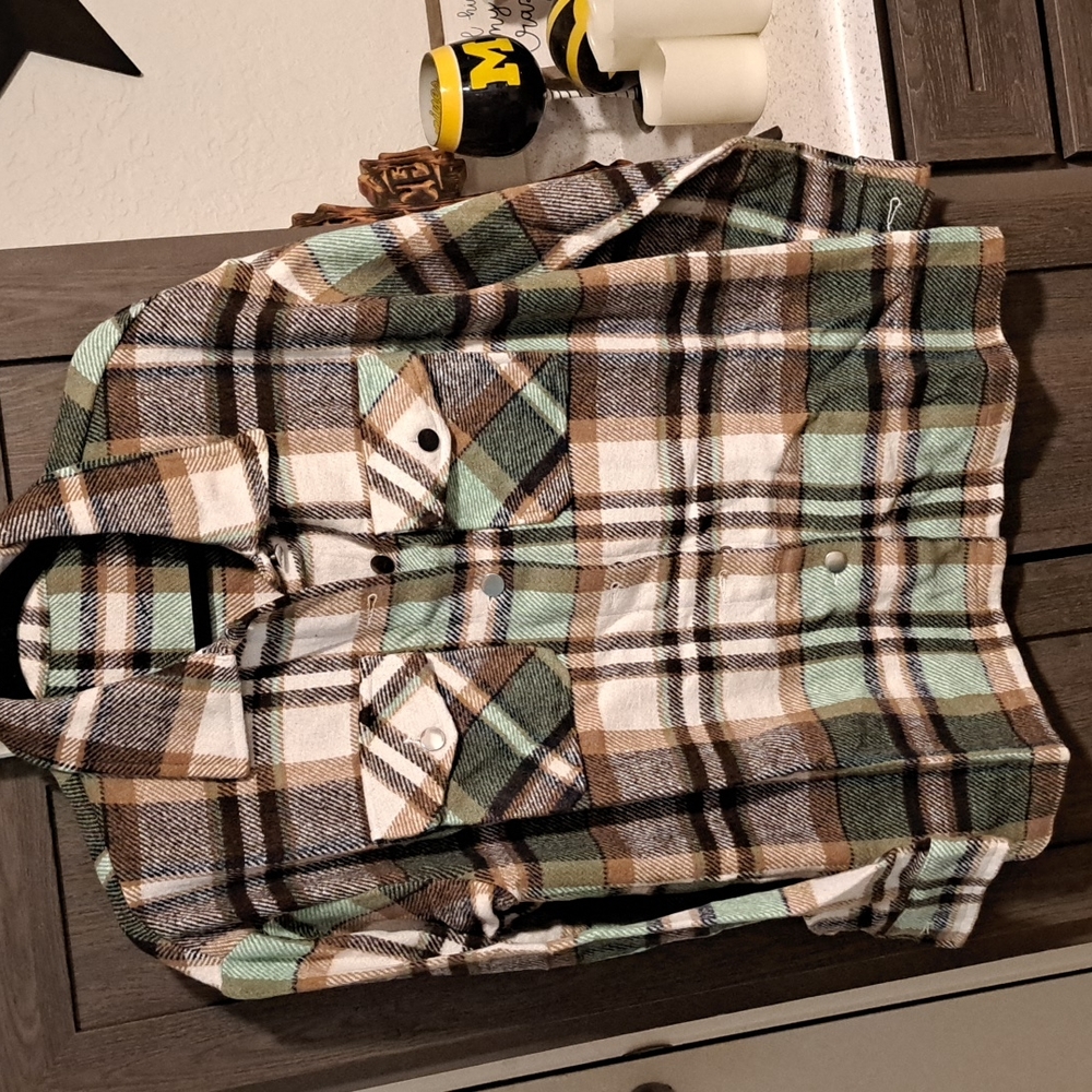 π₯πHPπNew Geometric Plaid shacket - Picture 16 of 16
